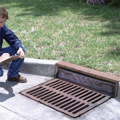 Catch basin debris catcher