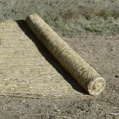 straw blanket roll
