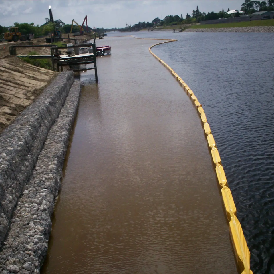 Floating silt screen